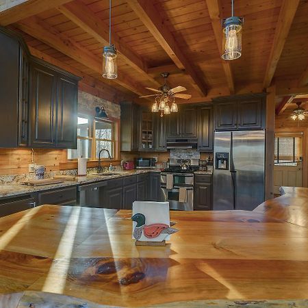 Blue Ridge Bliss- Spacious Cabin, Pets, Hot Tub! المظهر الخارجي الصورة