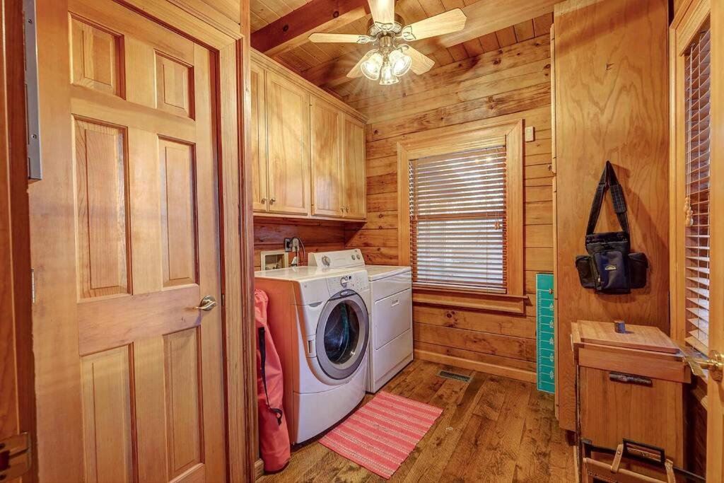 Blue Ridge Bliss- Spacious Cabin, Pets, Hot Tub! المظهر الخارجي الصورة