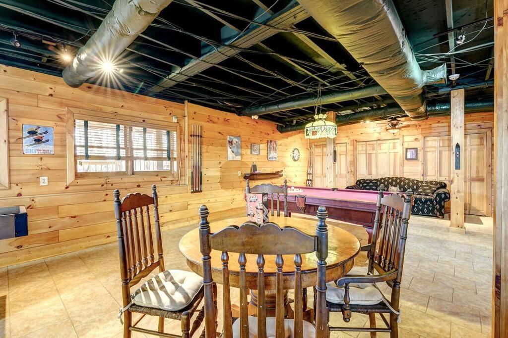 Blue Ridge Bliss- Spacious Cabin, Pets, Hot Tub! المظهر الخارجي الصورة
