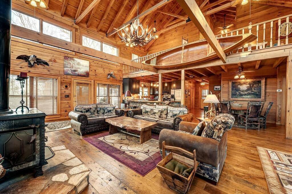 Blue Ridge Bliss- Spacious Cabin, Pets, Hot Tub! المظهر الخارجي الصورة