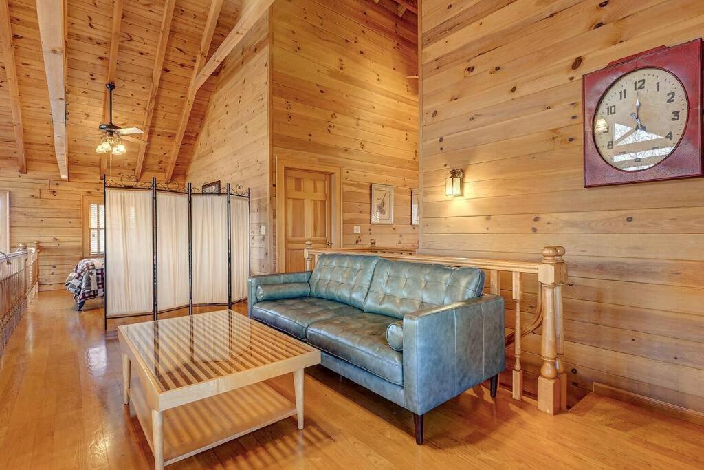 Blue Ridge Bliss- Spacious Cabin, Pets, Hot Tub! المظهر الخارجي الصورة