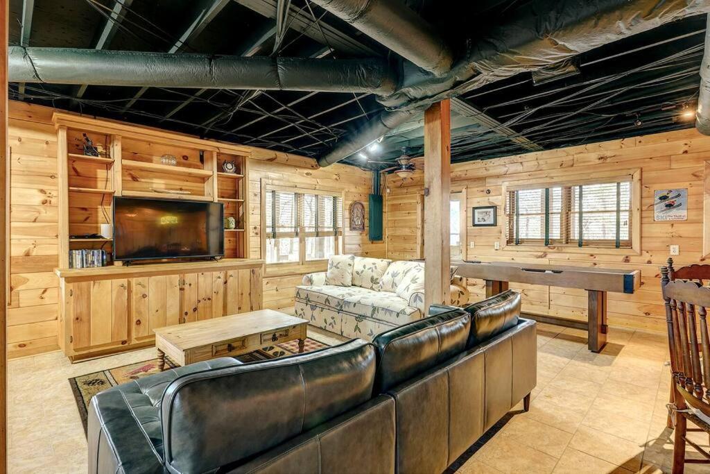 Blue Ridge Bliss- Spacious Cabin, Pets, Hot Tub! المظهر الخارجي الصورة