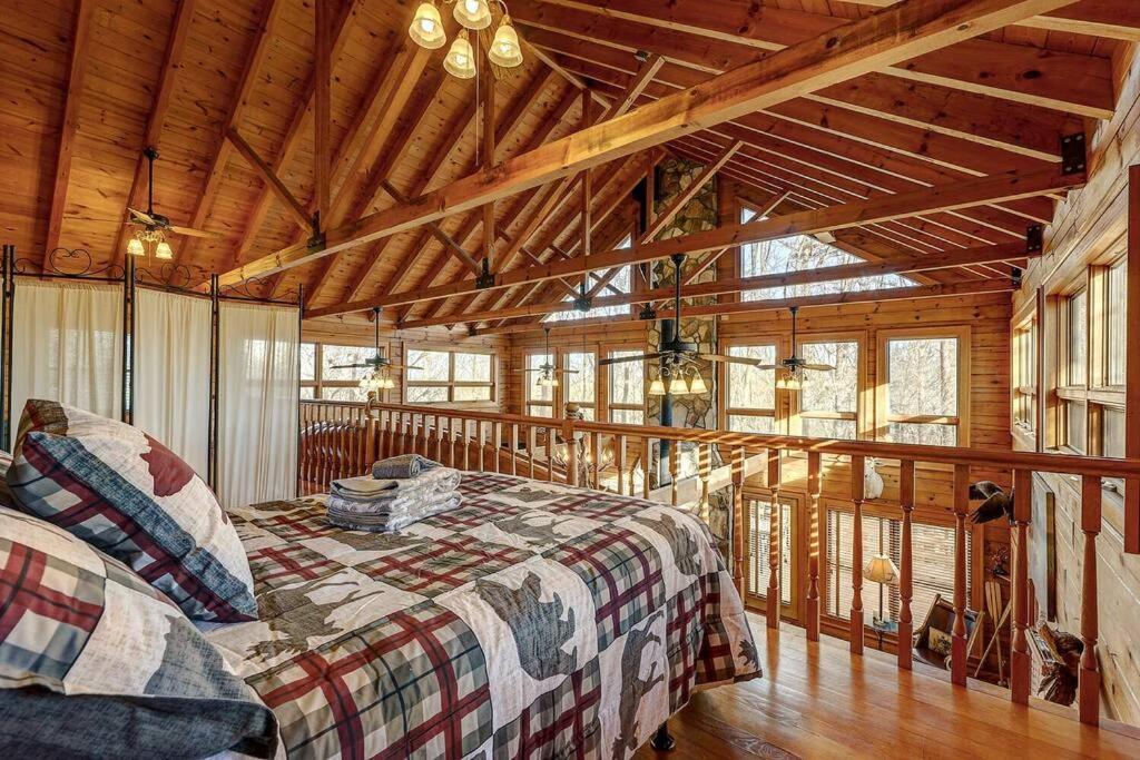Blue Ridge Bliss- Spacious Cabin, Pets, Hot Tub! المظهر الخارجي الصورة