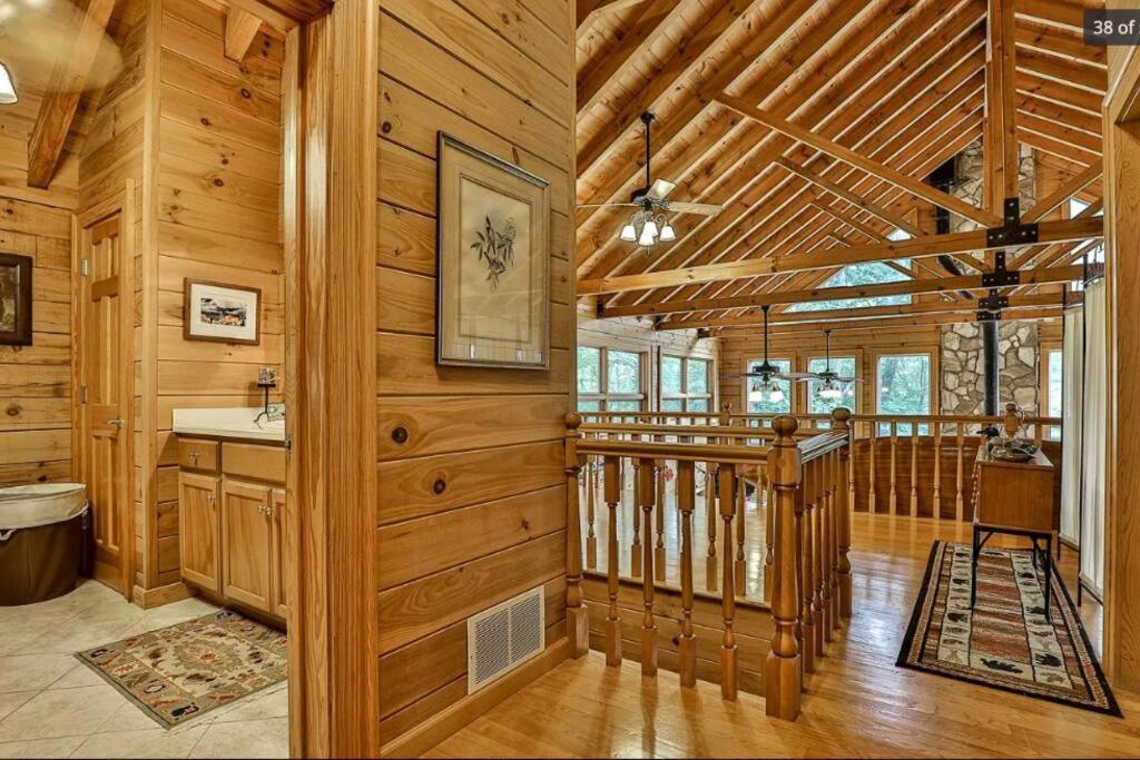 Blue Ridge Bliss- Spacious Cabin, Pets, Hot Tub! المظهر الخارجي الصورة
