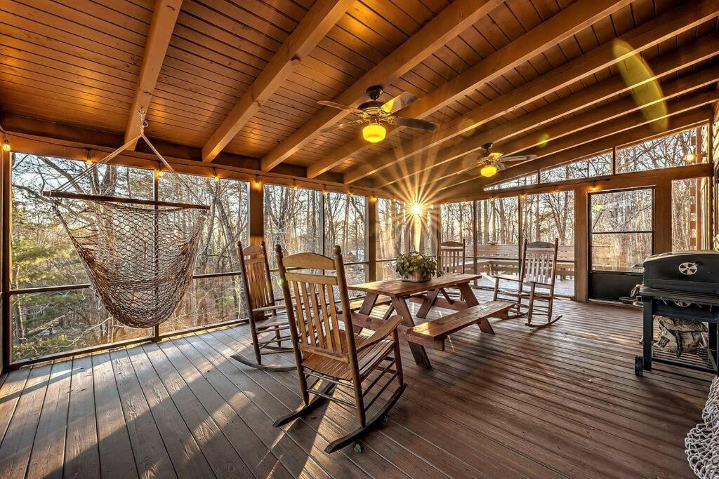 Blue Ridge Bliss- Spacious Cabin, Pets, Hot Tub! المظهر الخارجي الصورة