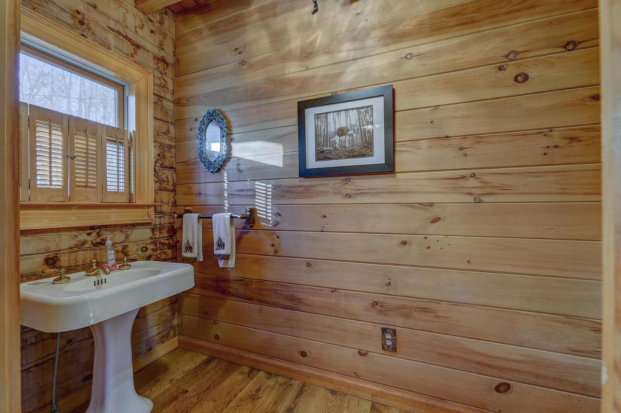 Blue Ridge Bliss- Spacious Cabin, Pets, Hot Tub! المظهر الخارجي الصورة