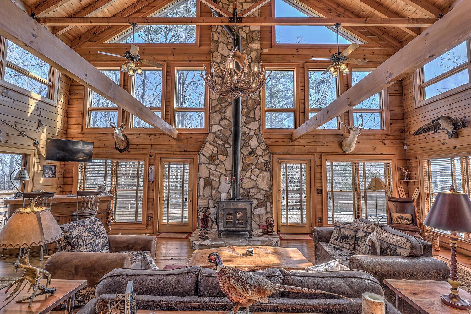 Blue Ridge Bliss- Spacious Cabin, Pets, Hot Tub! المظهر الخارجي الصورة